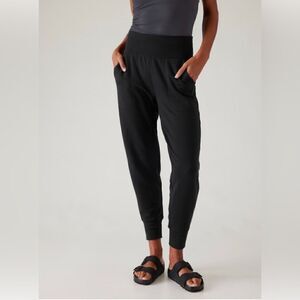 NWT Athleta Coaster Luxe Jogger. Black size Medium Petite